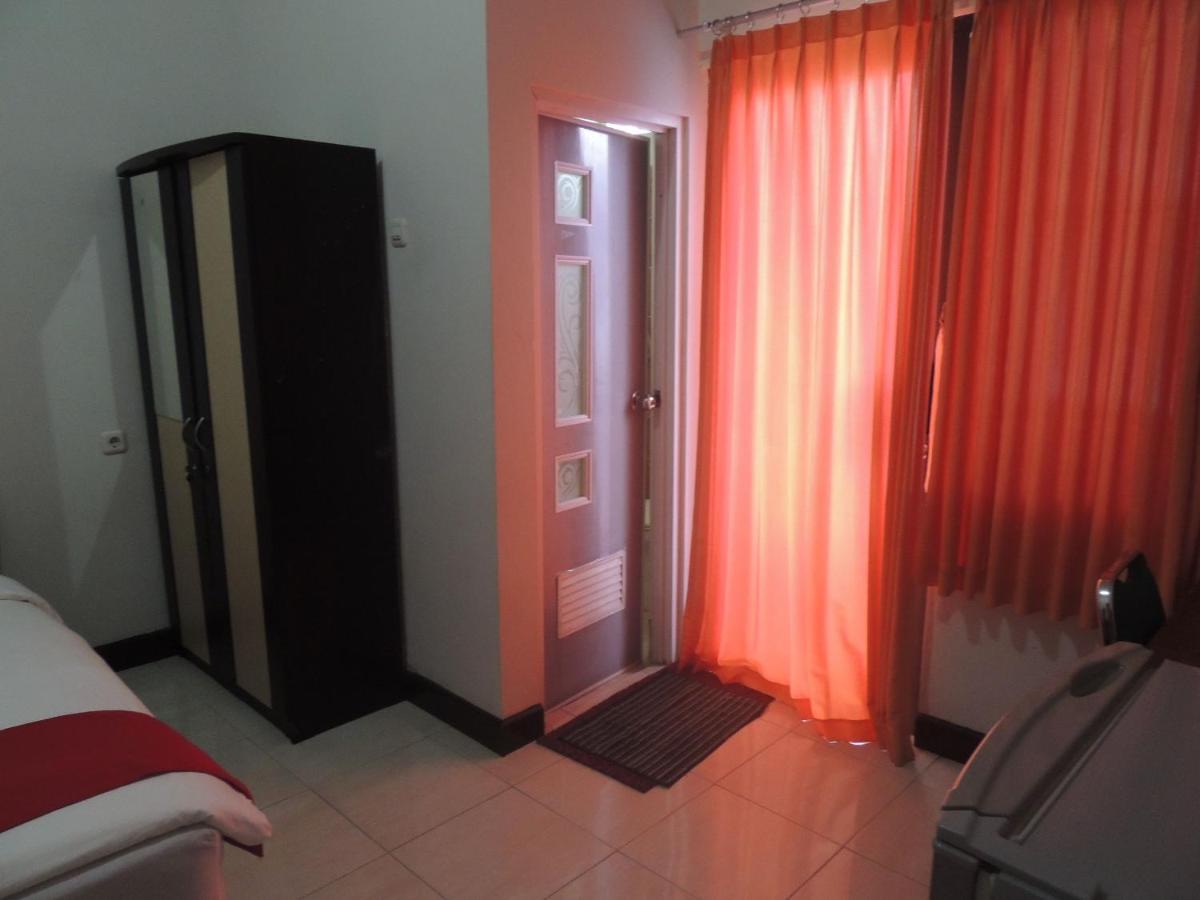 Hotel RedDoorz @ Kledokan Ambarukmo Jogyakarta Zewnętrze zdjęcie